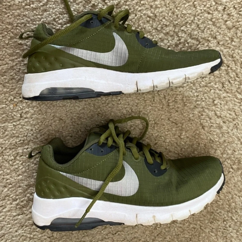 Nike Air Max Army Green Women’s Shoes Size 6.5 - Picture 3 of 5